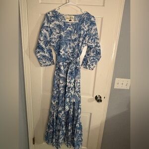 Fox & Hen Elegant Blue Floral Dress w/ pockets